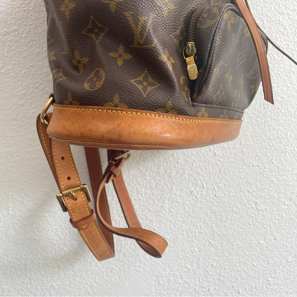 Louis Vuitton Montsouris MM Monogram Backpack - Picture 3 of 12